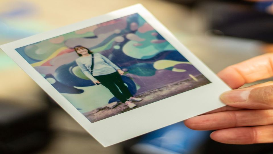 Exploring The City With A Polaroid foto 13