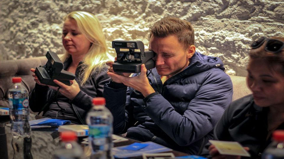 Exploring The City With A Polaroid foto 4