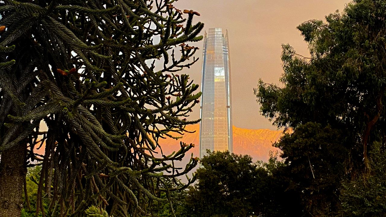 Sunset Sky Costanera And Bahá`í Temple

 (7)