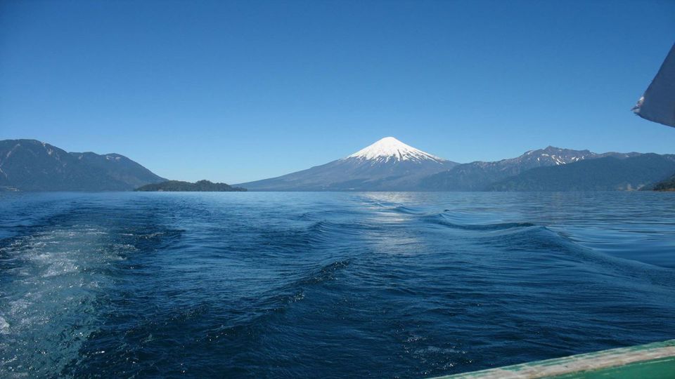Travesia Esmeralda, Navega Hasta Peulla Por El Lago Todos Los Santos foto 6