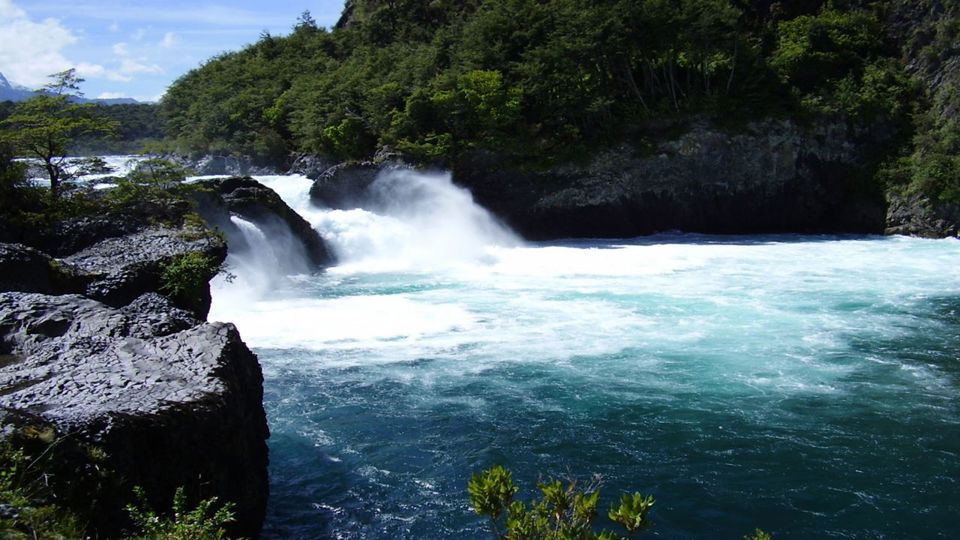 Travesia Esmeralda, Navega Hasta Peulla Por El Lago Todos Los Santos foto 2