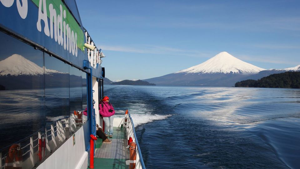 Travesia Esmeralda, Navega Hasta Peulla Por El Lago Todos Los Santos foto 14