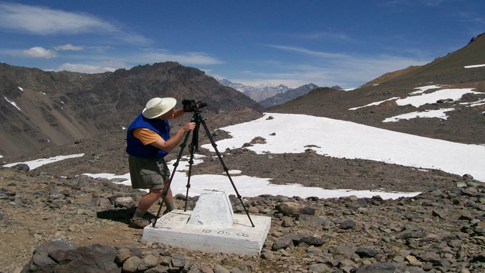 Trekking To The Hanging Glacier El Morado Glacier foto 2