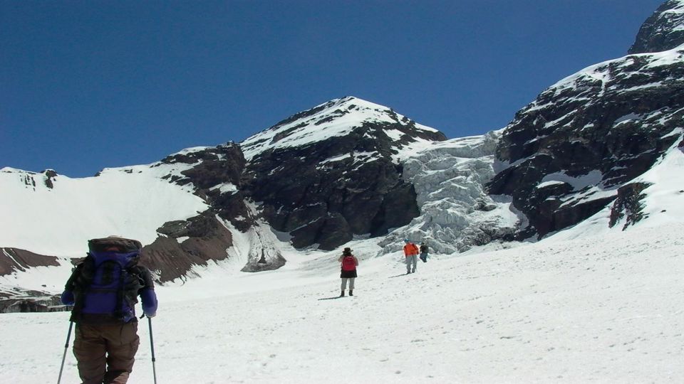 Trekking To The Hanging Glacier El Morado Glacier foto 1