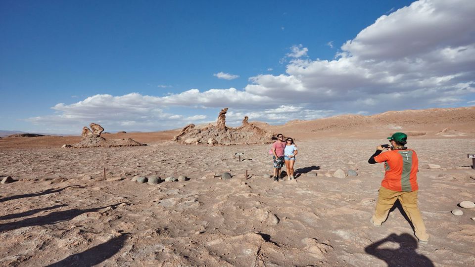 Valley Of The Moon And Salt Mountain Range foto 2