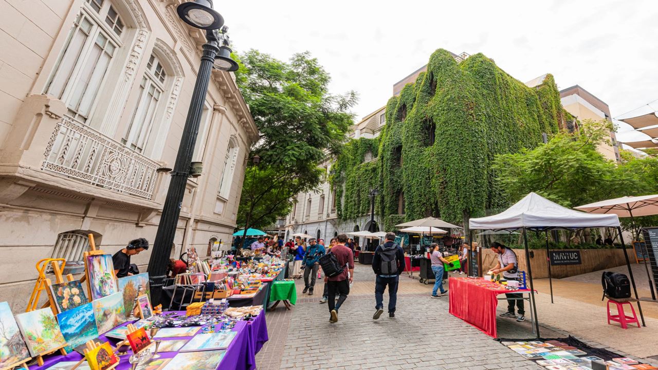 Experiência Culinária Em Lastarria: Vinhos, História E Sabores Do Chile